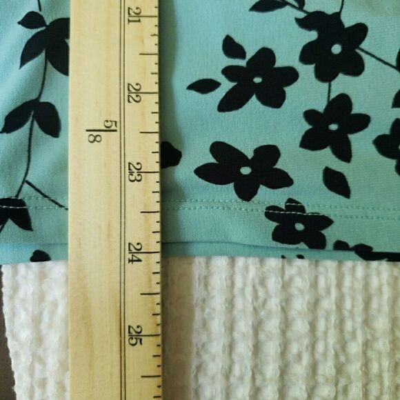 Cato Blue Black Floral Faux Wrap V Neck Top Flutter Sleeves Woman Size 18/20W - Picture 10 of 11